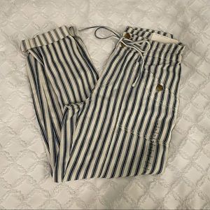 NWT American Eagle Hi-Rise Taper Pants